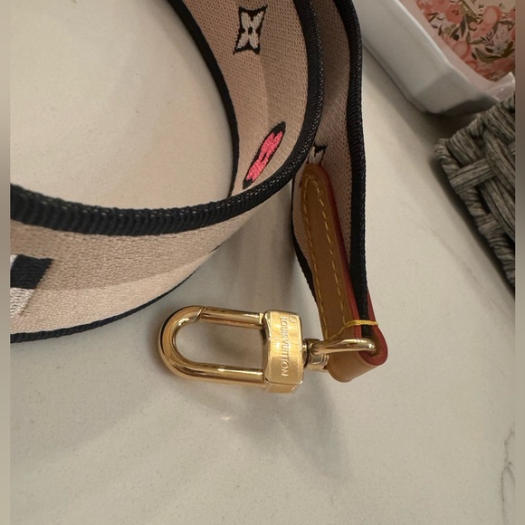 🩷🖤 BRAND NEW --Louis Vuitton Sporty Logo Bandouliere Shoulder Strap Jacquard - Picture 6 of 12